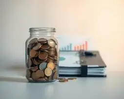 Entenda a Diferença entre Poupar e Investir